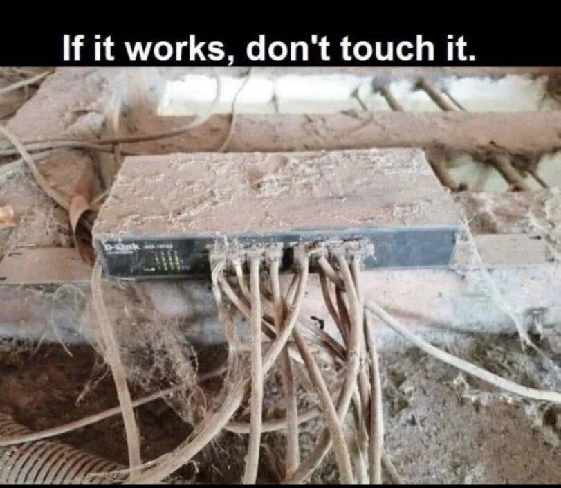 ﻿If it works, don't touch it.,без перевода,Буквы на фоне,caption