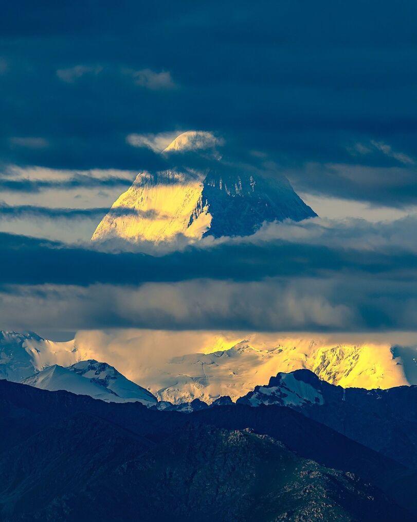 горы,Хан-Тенгри,Казахстан,страны,лошадки,красивое фото,фото