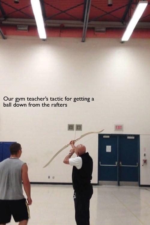 ﻿Our gym teacher’s tactic for getting a ball down from the rafters,тактика,спортзал,физрук,тактик от бога