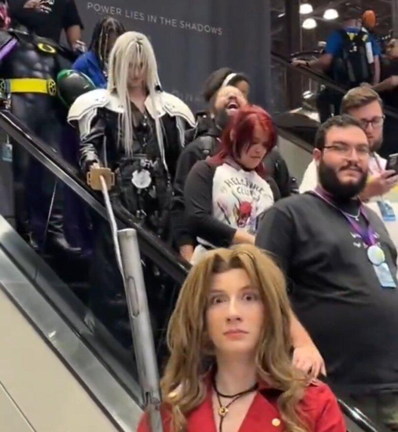 cosplay,final fantasy 7,Final Fantasy,Игры,mp4,гиф анимация,гифки - ПРИКОЛЬНЫЕ gif анимашки,cosplay,Final Fantasy VII,Final Fantasy,games,,gif