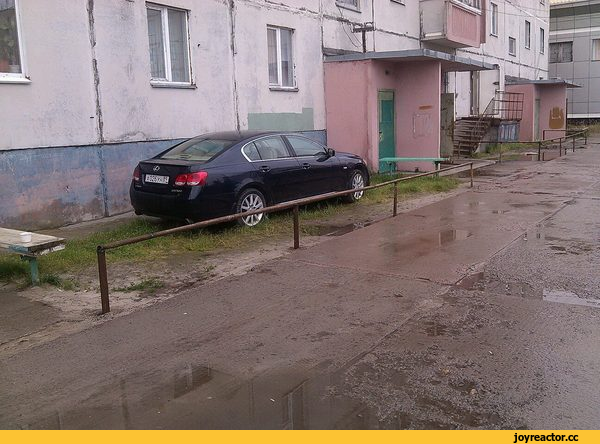 парковка,я паркуюсь как мудак,газон,забор,месть,лексус,автомобиль