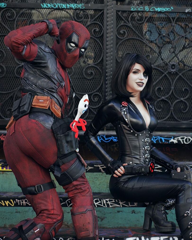 ﻿Vuïva ''‘/У ’ .^pp^ — ^шг ~ i W v-o:r-'''p; - " .р^5Я ■ j Wi4 S*pîJ,Deadpool,Дэдпул, Уэйд Уилсон,Marvel,Вселенная Марвел,фэндомы,Domino,Домино, Нина Турман,X-Men,Люди-Икс,GeekStrong,armoredheartcosplay,Marvel