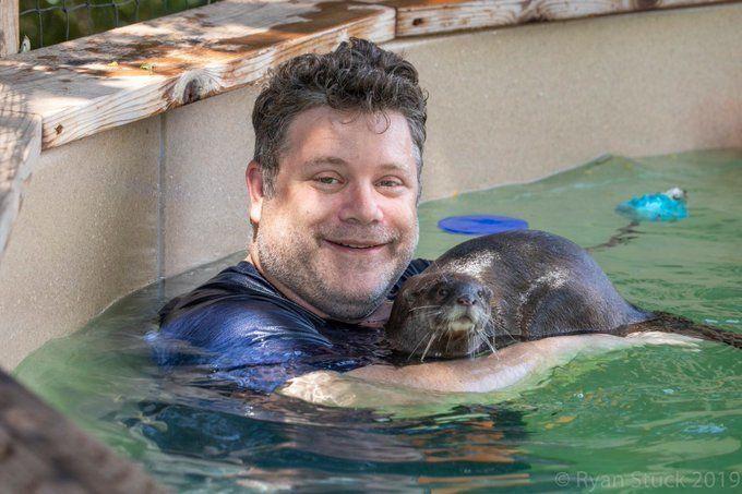 Sean Astin,Шон Эстин,выдра,милота,песочница