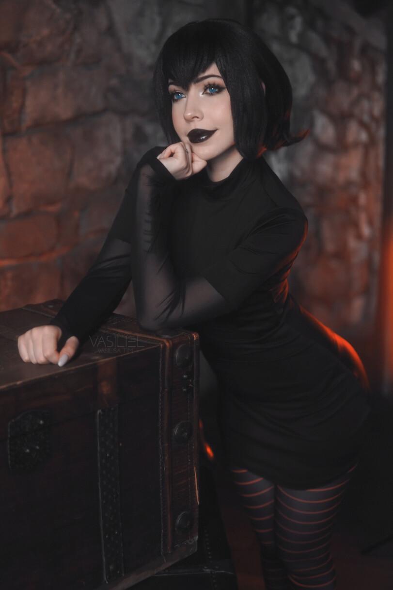 Vasiliel,Mavis Dracula,Hotel Transylvania,Монстры на каникулах,Мультфильмы,Мультсериалы, Cartoons,cartoon ero,Erotica cosplay,косплей,поза с приподниманием булок,под катом продолжение,Vasiliel,Mavis Dracula,Hotel Transylvania,,cartoon ero,ero cosplay,cosplay,buttocks up,длиннопост