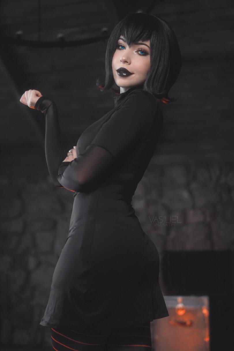 Vasiliel,Mavis Dracula,Hotel Transylvania,Монстры на каникулах,Мультфильмы,Мультсериалы, Cartoons,cartoon ero,Erotica cosplay,косплей,поза с приподниманием булок,под катом продолжение,Vasiliel,Mavis Dracula,Hotel Transylvania,,cartoon ero,ero cosplay,cosplay,buttocks up,длиннопост