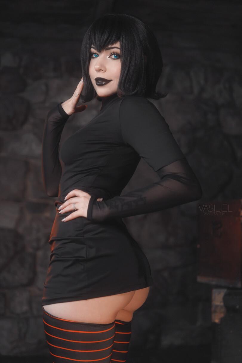 Vasiliel,Mavis Dracula,Hotel Transylvania,Монстры на каникулах,Мультфильмы,Мультсериалы, Cartoons,cartoon ero,Erotica cosplay,косплей,поза с приподниманием булок,под катом продолжение,Vasiliel,Mavis Dracula,Hotel Transylvania,,cartoon ero,ero cosplay,cosplay,buttocks up,длиннопост