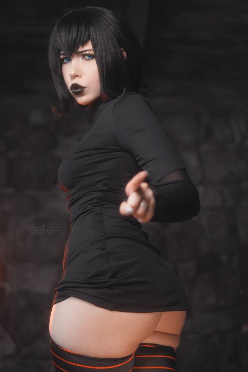 Vasiliel,Mavis Dracula,Hotel Transylvania,Монстры на каникулах,Мультфильмы,Мультсериалы, Cartoons,cartoon ero,Erotica cosplay,косплей,поза с приподниманием булок,под катом продолжение,Vasiliel,Mavis Dracula,Hotel Transylvania,,cartoon ero,ero cosplay,cosplay,buttocks up,длиннопост